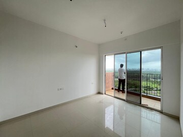 Room in 2 BHK Apartment at Godrej Boulevard, Manjari – for Rent