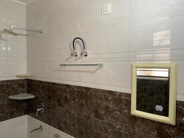 Bathroom in 2 BHK Builder Floor at Sector 40 – for Rent
