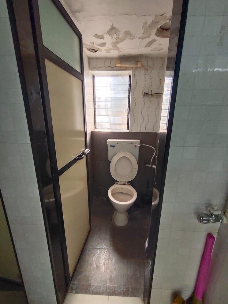 Bathroom, gomantashram-apartment 1 Bedroom 400 Sq.Ft. Apartment In Vile Parle East Mumbai 8921459