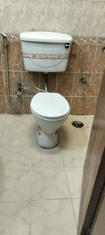 Bathroom in 3 BHK Builder Floor at Ardee City, Sector 52 – for Rent