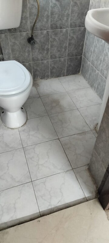 Bathroom in 3 BHK Builder Floor at Ardee City, Sector 52 – for Rent