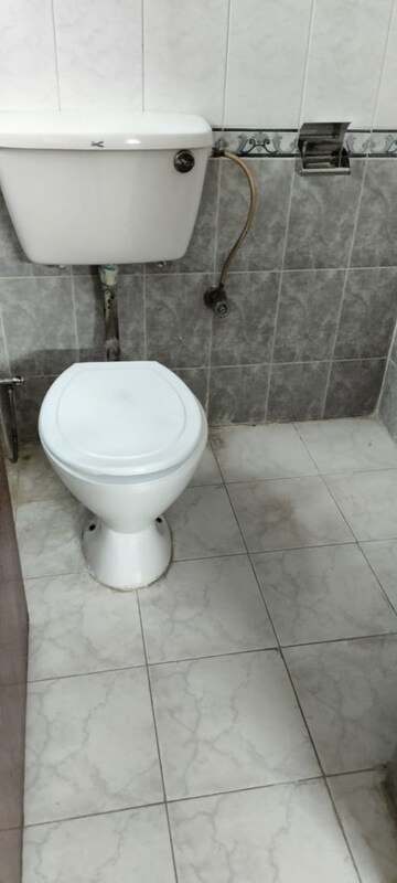 Bathroom in 3 BHK Builder Floor at Ardee City, Sector 52 – for Rent