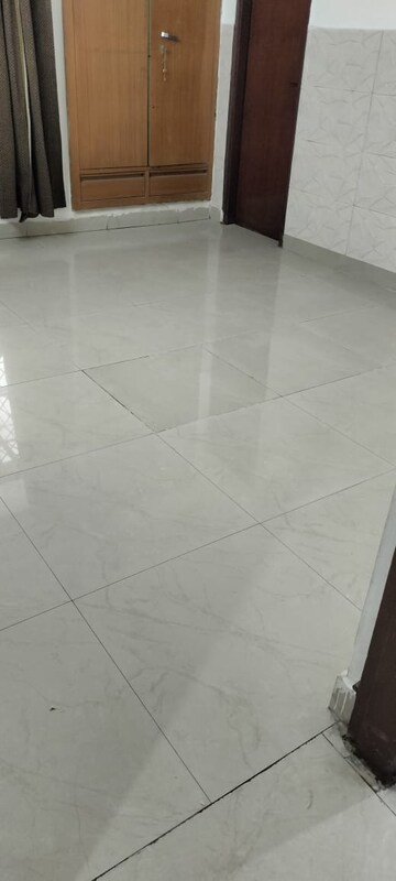 Bathroom in 3 BHK Builder Floor at Ardee City, Sector 52 – for Rent