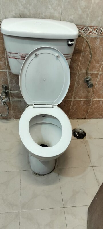 Bathroom in 3 BHK Builder Floor at Ardee City, Sector 52 – for Rent