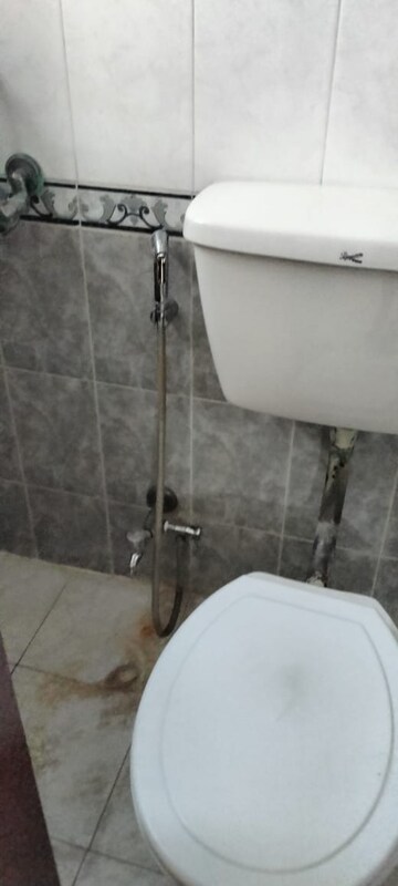 Bathroom in 3 BHK Builder Floor at Ardee City, Sector 52 – for Rent