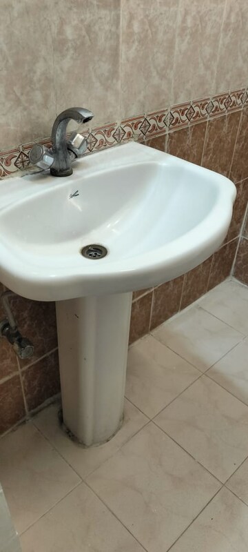 Bathroom in 3 BHK Builder Floor at Ardee City, Sector 52 – for Rent