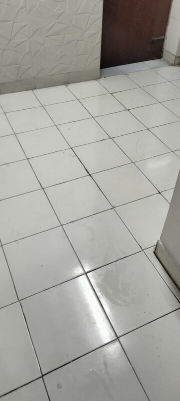 Bathroom in 3 BHK Builder Floor at Ardee City, Sector 52 – for Rent