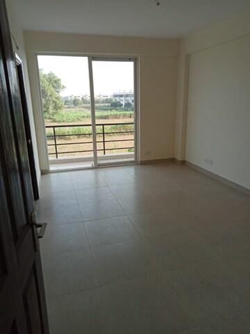 Room in 3 BHK Independent House at Wave Prime Floors, Wave City – for Rent