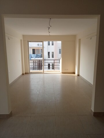 Room in 3 BHK Independent House at Wave Prime Floors, Wave City – for Rent