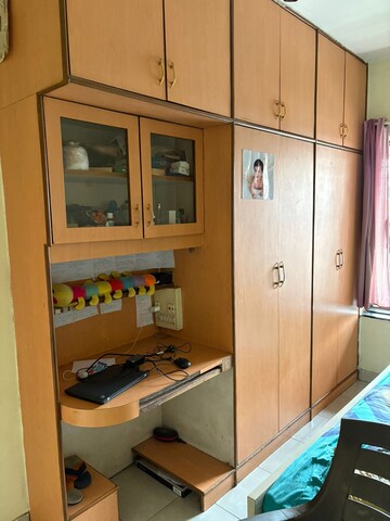 Furnished Amenities in 2 BHK Apartment at Ghorpadi – for Rent
