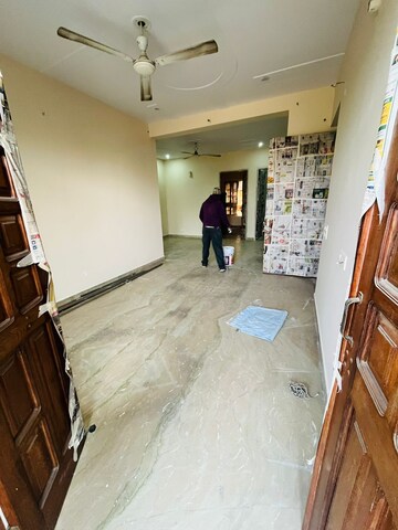 Parking in 2 BHK Builder Floor at Sector 46 – for Rent