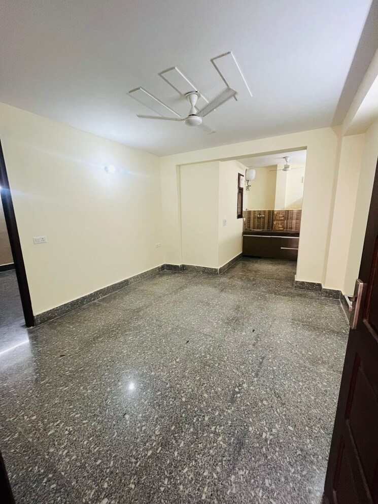 Room, sector 46 2 Bedroom 1450 Sq.Ft. Builder Floor In Sector 46 Gurgaon 8921487