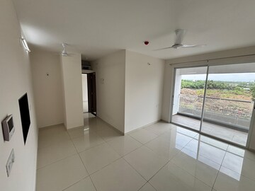 Room in 2 BHK Apartment at Yashwin Orizzonte, Kharadi – for Rent