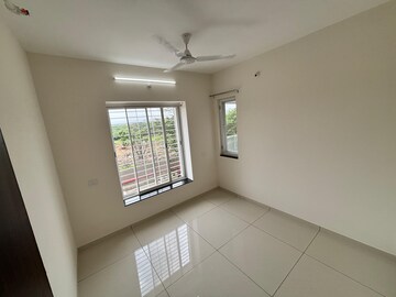 Room in 2 BHK Apartment at Yashwin Orizzonte, Kharadi – for Rent