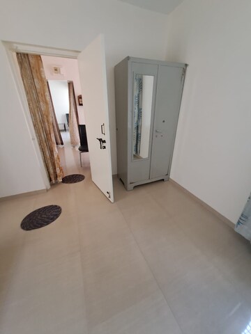 Room in 1 BHK Apartment at Mantri Park I and II, Kothrud – for Rent
