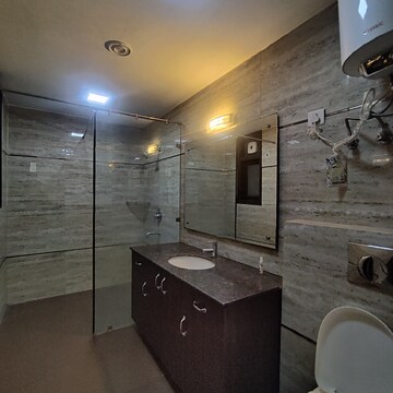 Staircase in 3 BHK Builder Floor at Eros Rosewood City, Sector 49 – for Rent