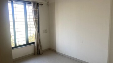 Room in 3 BHK Apartment at Mulund East – for Rent