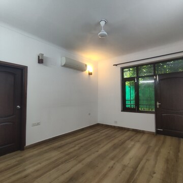 Furnished Amenities in 3 BHK Builder Floor at Eros Rosewood City, Sector 49 – for Rent