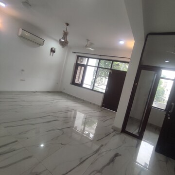 Furnished Amenities in 3 BHK Builder Floor at Eros Rosewood City, Sector 49 – for Rent