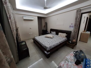 Living Room in 4 BHK Builder Floor at The Rama Apartment, Sector 43 – for Rent