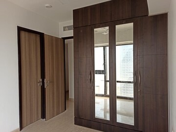 Room in 4 BHK Apartment at Lodha Marquise, Worli – for Rent