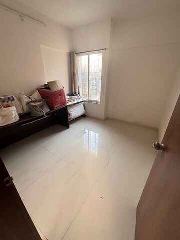 Bedroom in 2.5 BHK Apartment at Gokhale Rahulkunj, Rambaug Colony – for Rent