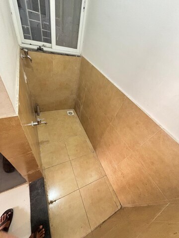 Furnished Amenities in 2.5 BHK Apartment at Gokhale Rahulkunj, Rambaug Colony – for Rent