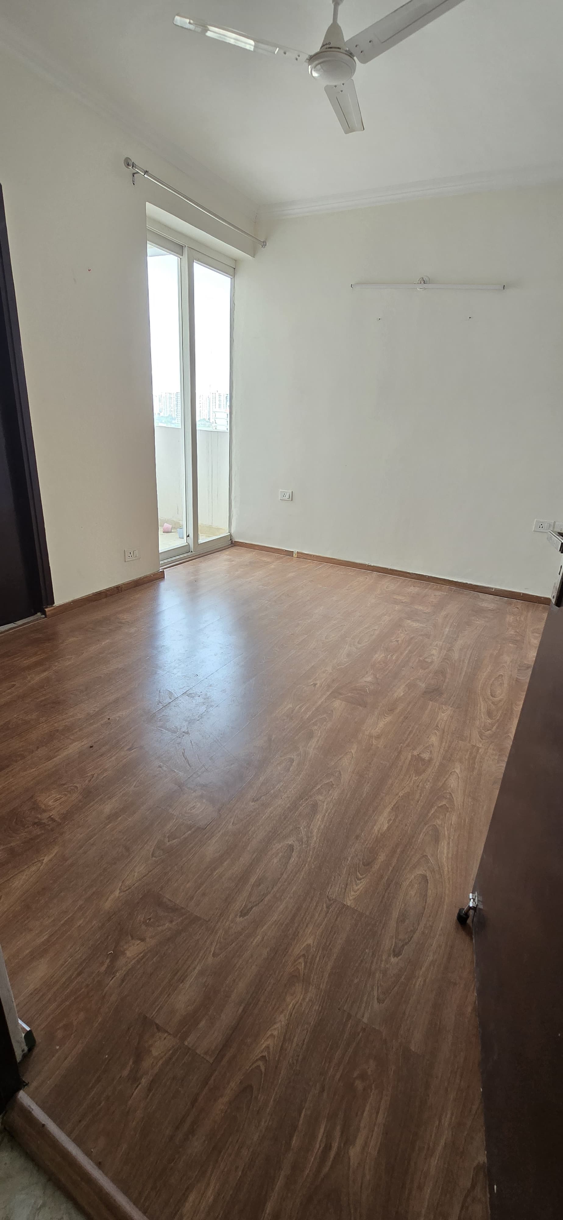 3 BHK + Extra Room Apartment For Rent in Amrapali Tropical Garden