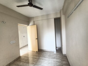Room in 3 BHK Apartment at Agrasain Spaces Aagman, Sector 70 – for Rent