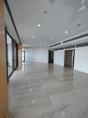 Room in 4 BHK Apartment at Omkar 1973, Worli – for Rent