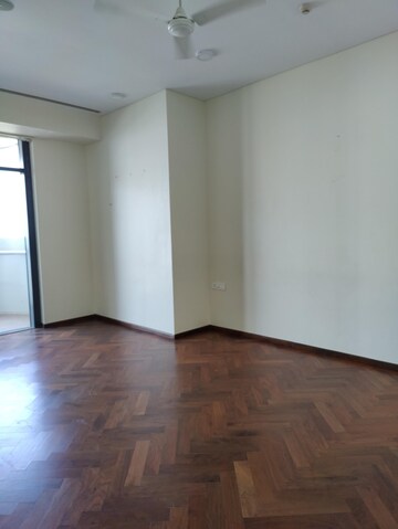 Room in 4 BHK Apartment at Omkar 1973, Worli – for Rent
