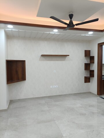 Room in 2 BHK Builder Floor at Rps Palms, Sector 88 – for Rent