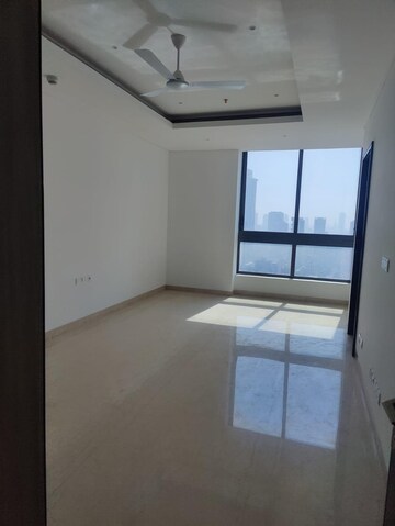 Room in 4 BHK Apartment at K Raheja Artesia, Worli – for Rent