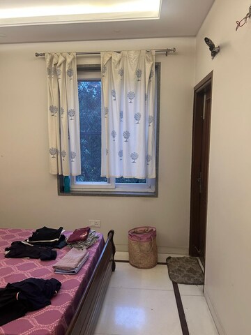 Bedroom in 3 BHK Builder Floor at Chittaranjan Park – for Rent