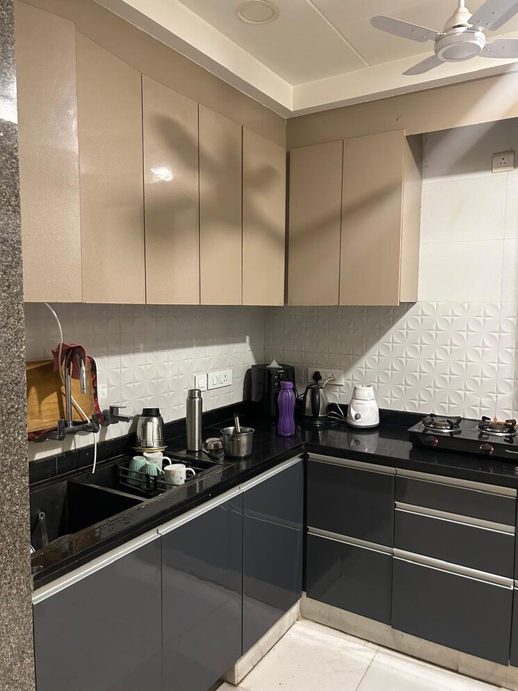 Kitchen, chittaranjan park 3 Bedroom 160 Sq.Yd. Builder Floor In Chittaranjan Park Delhi 8921644