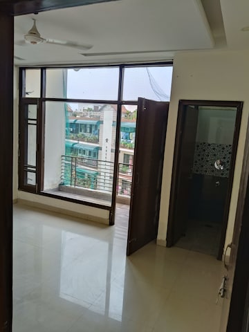 Room in 3 BHK Builder Floor at Guru Nanak Enclave, Dhakoli – for Sale