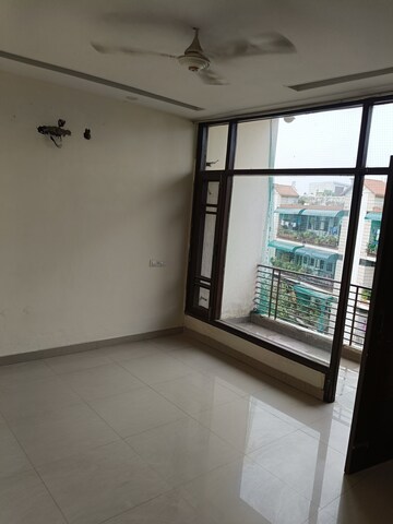 Room in 3 BHK Builder Floor at Guru Nanak Enclave, Dhakoli – for Sale