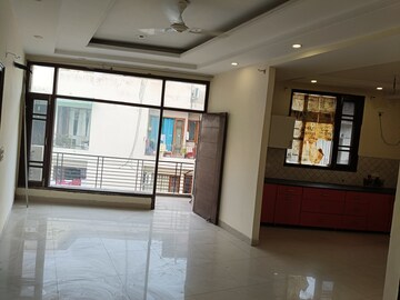 Room in 3 BHK Builder Floor at Guru Nanak Enclave, Dhakoli – for Sale