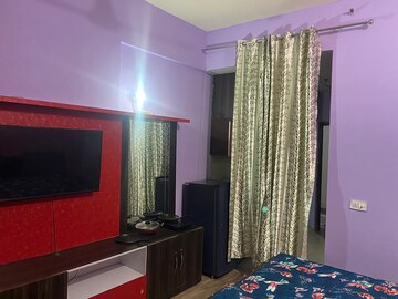 Bedroom in 1 BHK Apartment at Paramount Golfforeste, Zeta I Greater Noida – for Rent