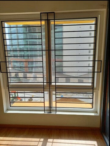 Room in 2 BHK Apartment at Kolte Patil iTowers Exente, Electronic City Phase I – for Rent