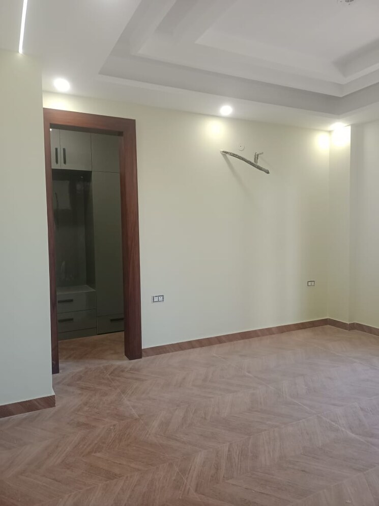 Room, puri-aman-vilas 3.5 Bedroom 2250 Sq.Ft. Builder Floor In Sector 89 Faridabad 8921679