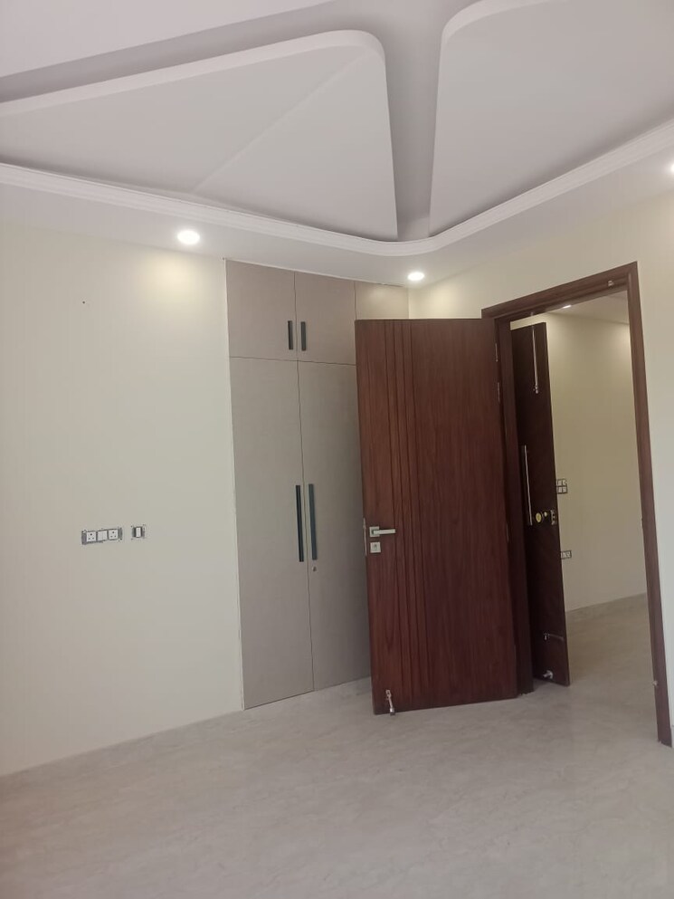 Room, puri-aman-vilas 3.5 Bedroom 2250 Sq.Ft. Builder Floor In Sector 89 Faridabad 8921679