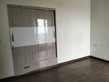 Room in 3 BHK Apartment at BPTP Park Elite Premium, Sector 84 – for Rent