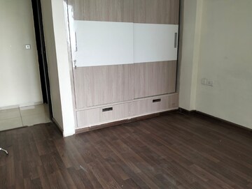 Room in 3 BHK Apartment at BPTP Park Elite Premium, Sector 84 – for Rent