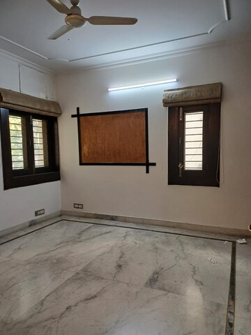 Room in 3 BHK Builder Floor at Alaknanda – for Rent