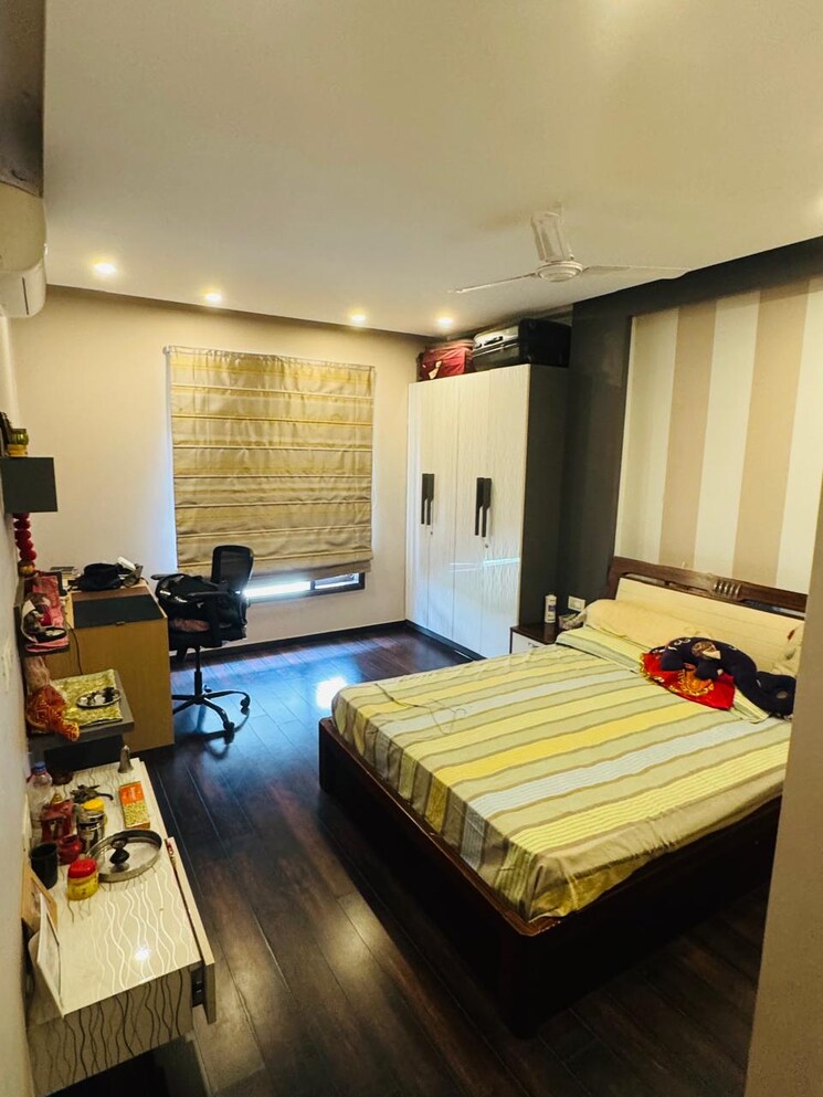 Bedroom, sushant lok i 3 Bedroom 215 Sq.Yd. Builder Floor In Sushant Lok I Gurgaon 8921697
