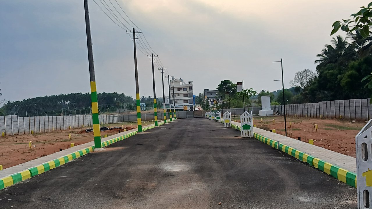 Plot For Sale in Aira