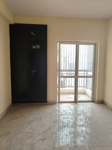 Room in 3 BHK Apartment at BPTP Park Elite Floors, Sector 85 – for Rent