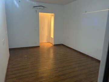 Room in 3 BHK Apartment at Rishita Manhattan, Gomti Nagar – for Rent