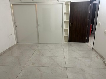 Room in 3 BHK Apartment at Rishita Manhattan, Gomti Nagar – for Rent